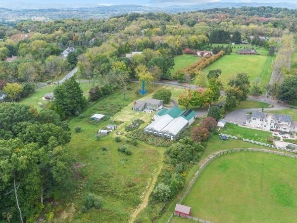 70 Mackenzie Rd, Lebanon, NJ 08827