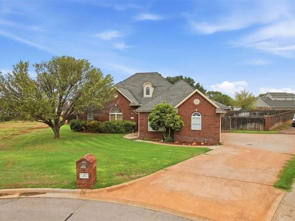4 N Covey Street, Sayre, OK 73662