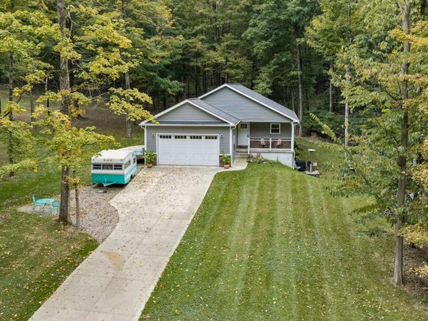 714 Crestrose Drive , Howard, OH 43028