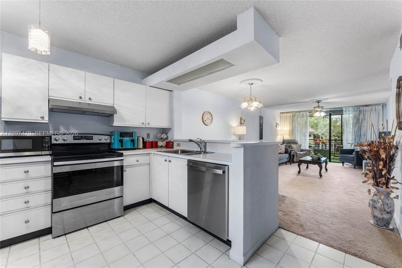 7737 NW 79th Ave, Unit 206, Tamarac, FL 33321 Photo