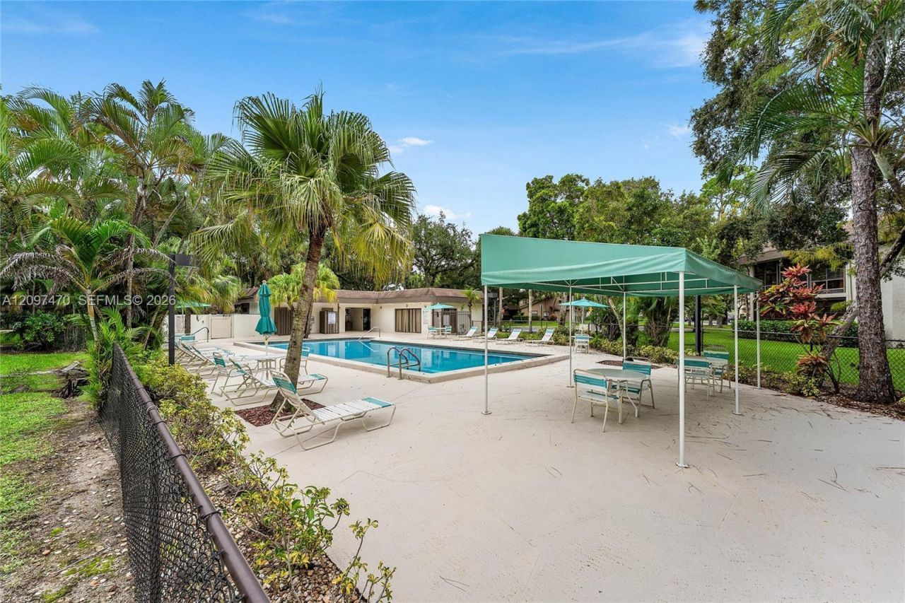 7737 NW 79th Ave, Unit 206, Tamarac, FL 33321 Photo