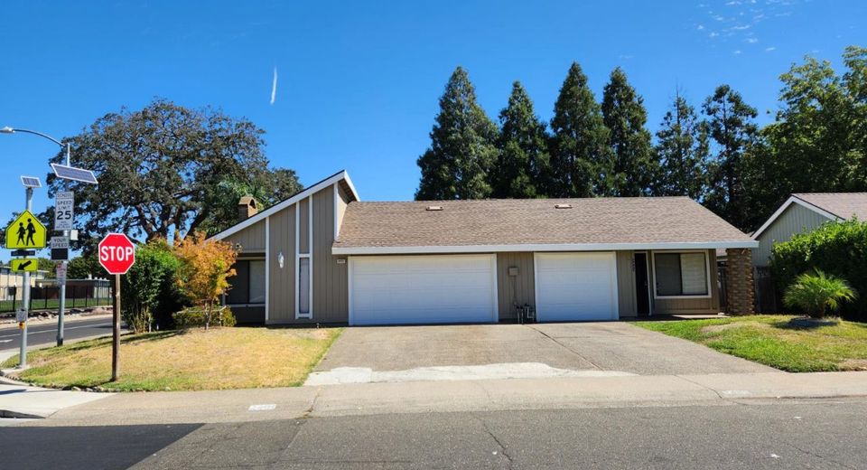 2401 Berrywood Dr, Rancho Cordova, CA 95670 Photo