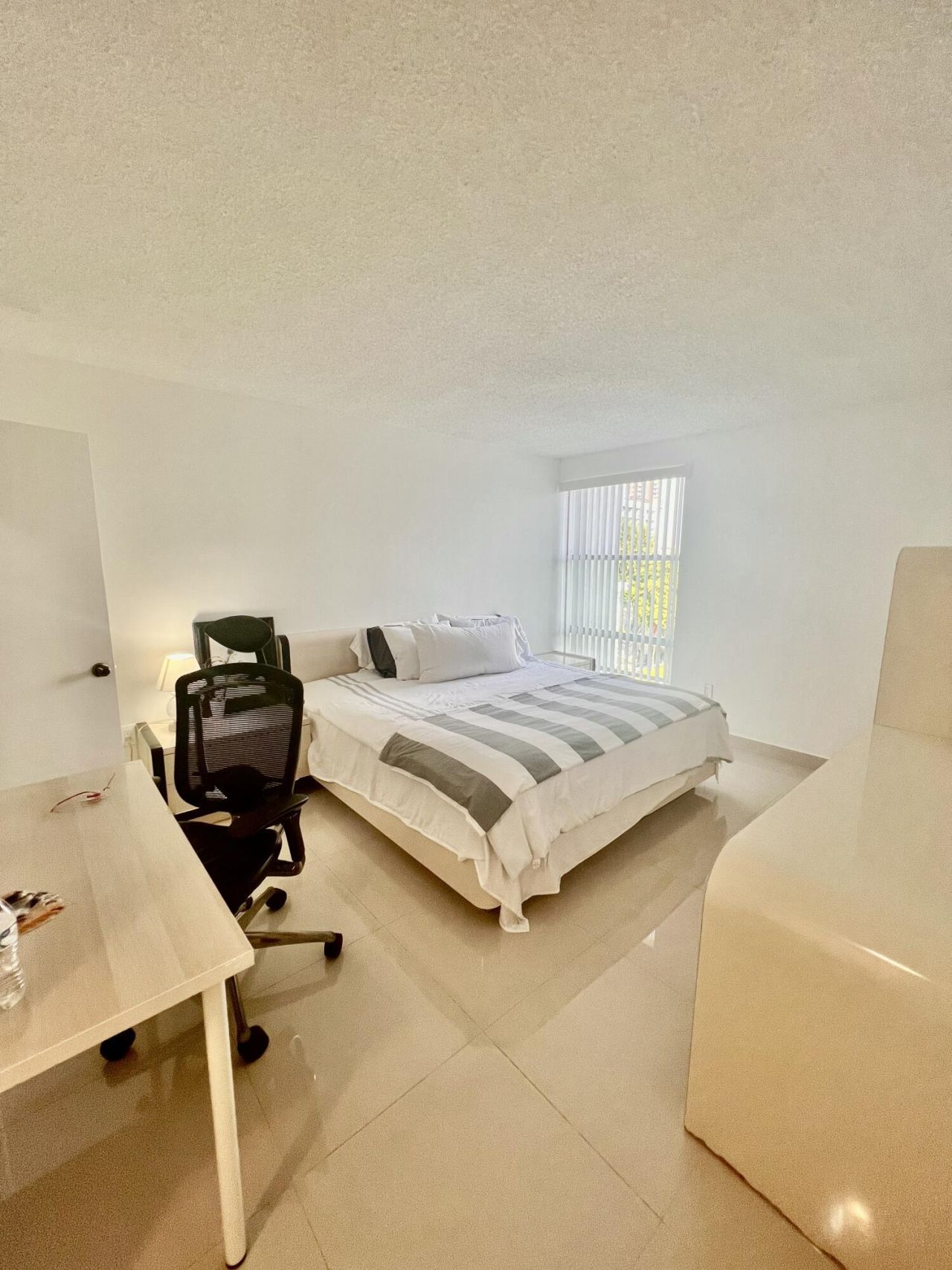 17570 Atlantic Boulevard, Unit 416, Sunny Isles Beach, FL 33160 Photo
