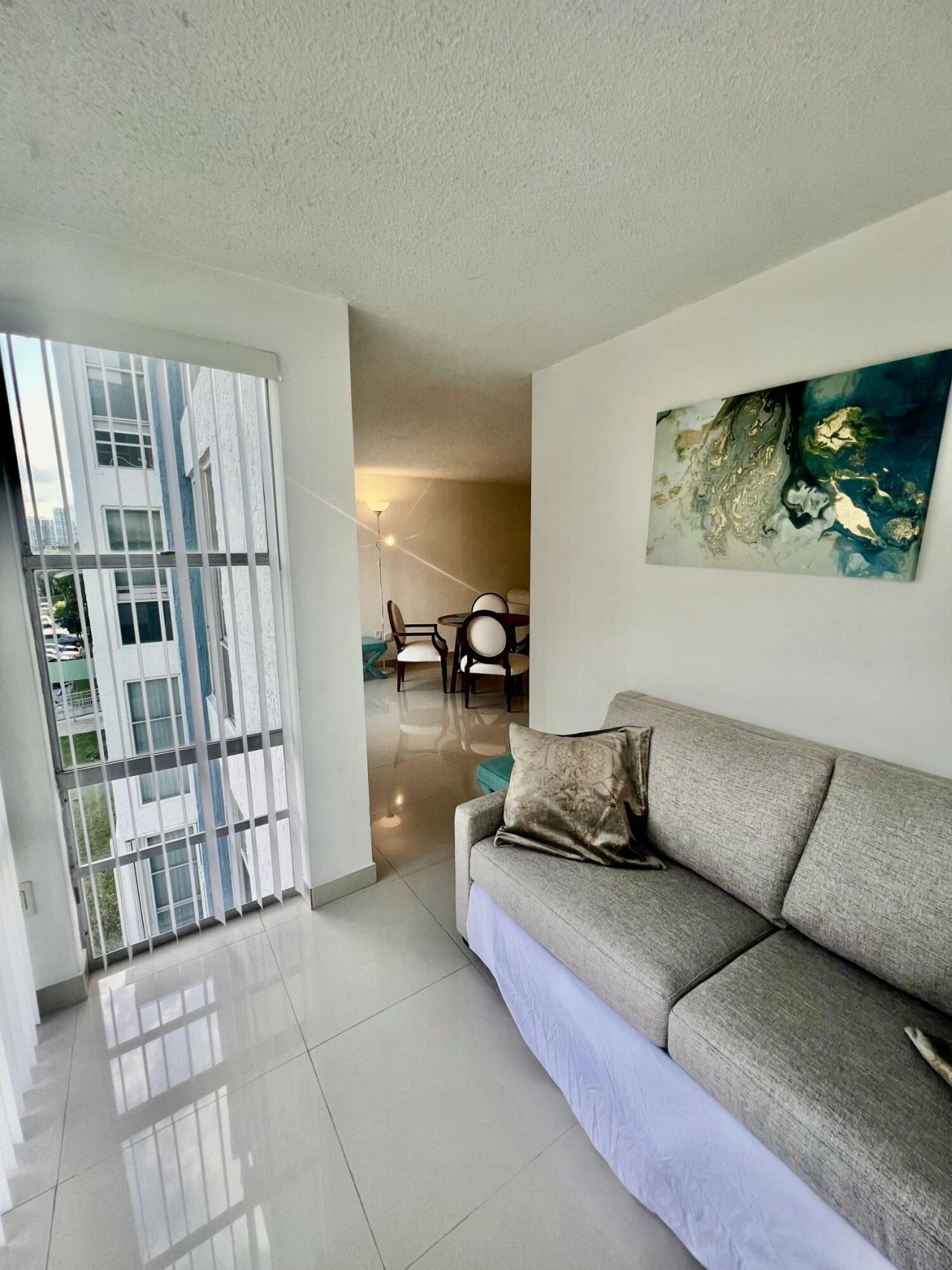 17570 Atlantic Boulevard, Unit 416, Sunny Isles Beach, FL 33160 Photo