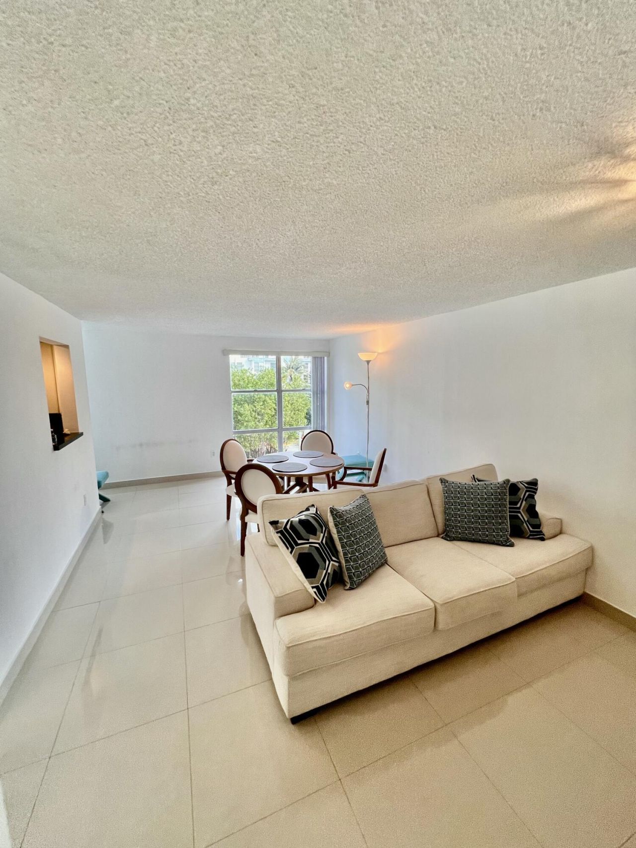 17570 Atlantic Boulevard, Unit 416, Sunny Isles Beach, FL 33160 Photo