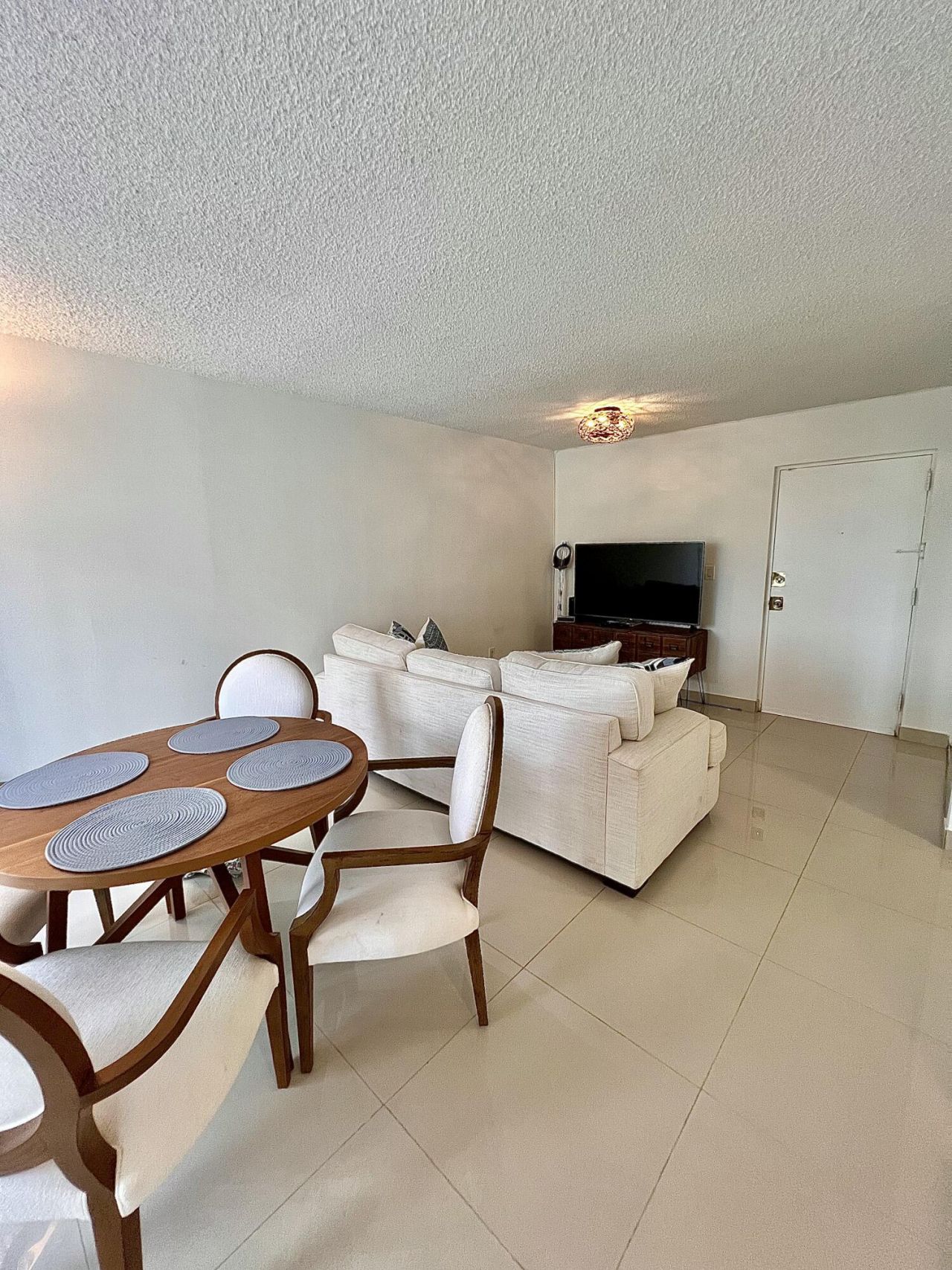 17570 Atlantic Boulevard, Unit 416, Sunny Isles Beach, FL 33160 Photo