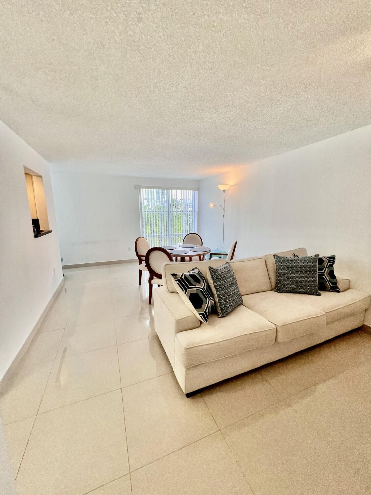 17570 Atlantic Boulevard, Unit 416, Sunny Isles Beach, FL 33160 Photo