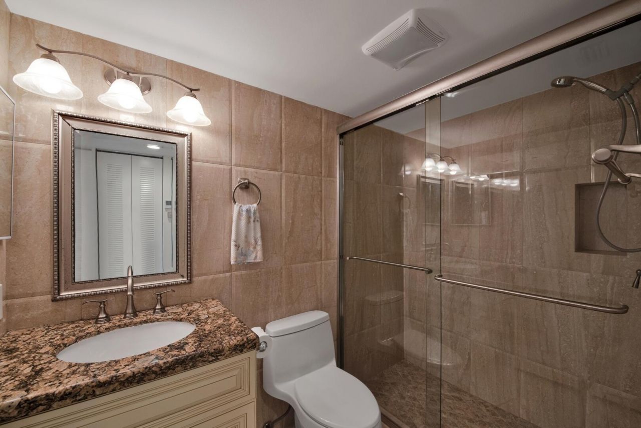 10223 N Circle Lake Drive, Unit 102, Boynton Beach, FL 33437 Photo