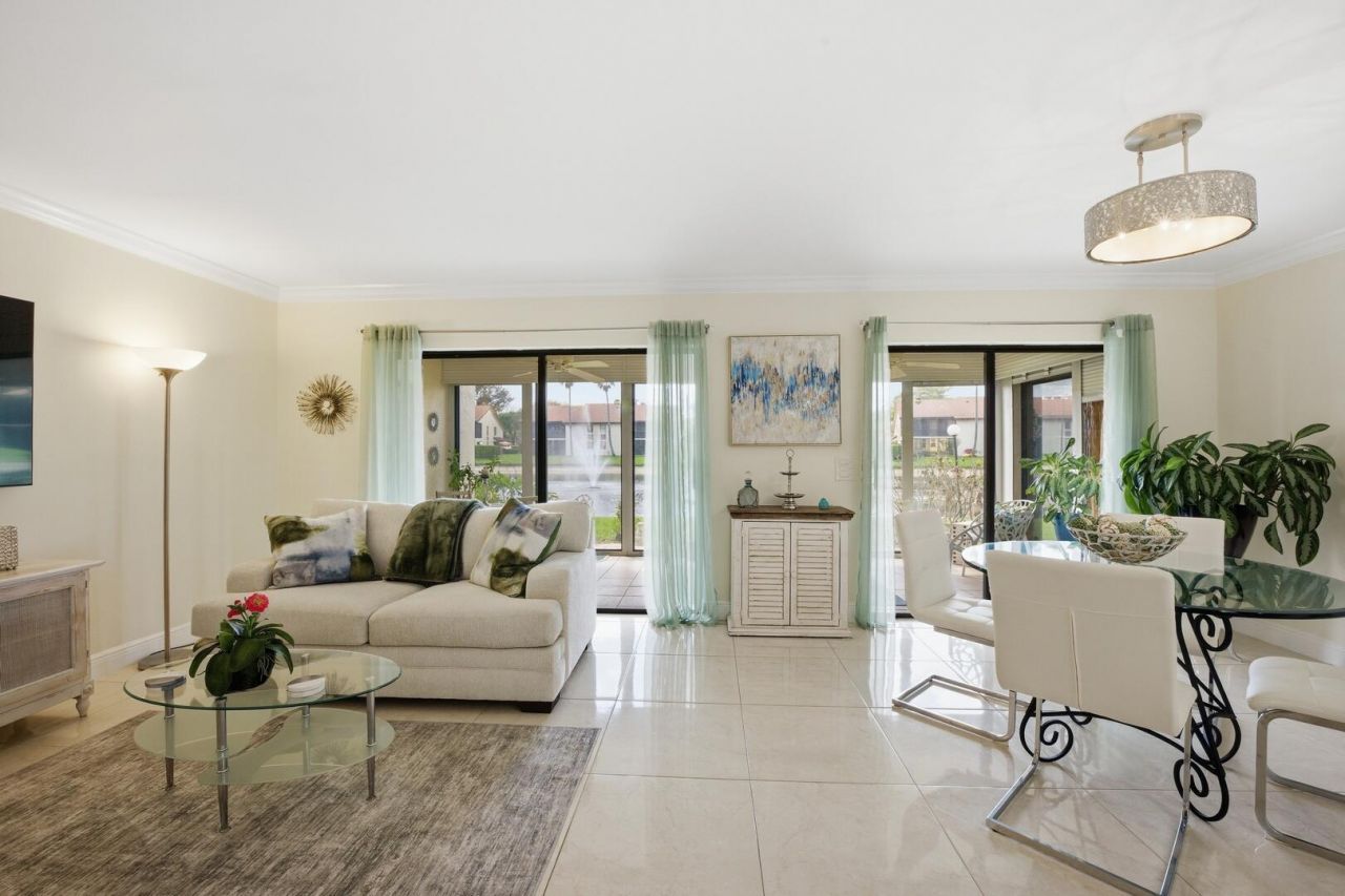 10223 N Circle Lake Drive, Unit 102, Boynton Beach, FL 33437 Photo