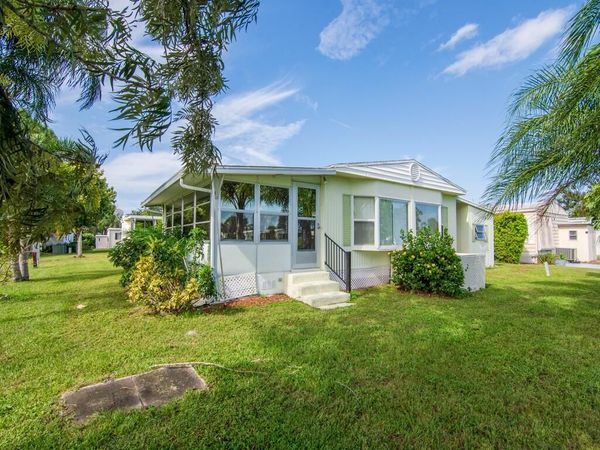 7 La Paloma Lane, Port St. Lucie, FL 34952