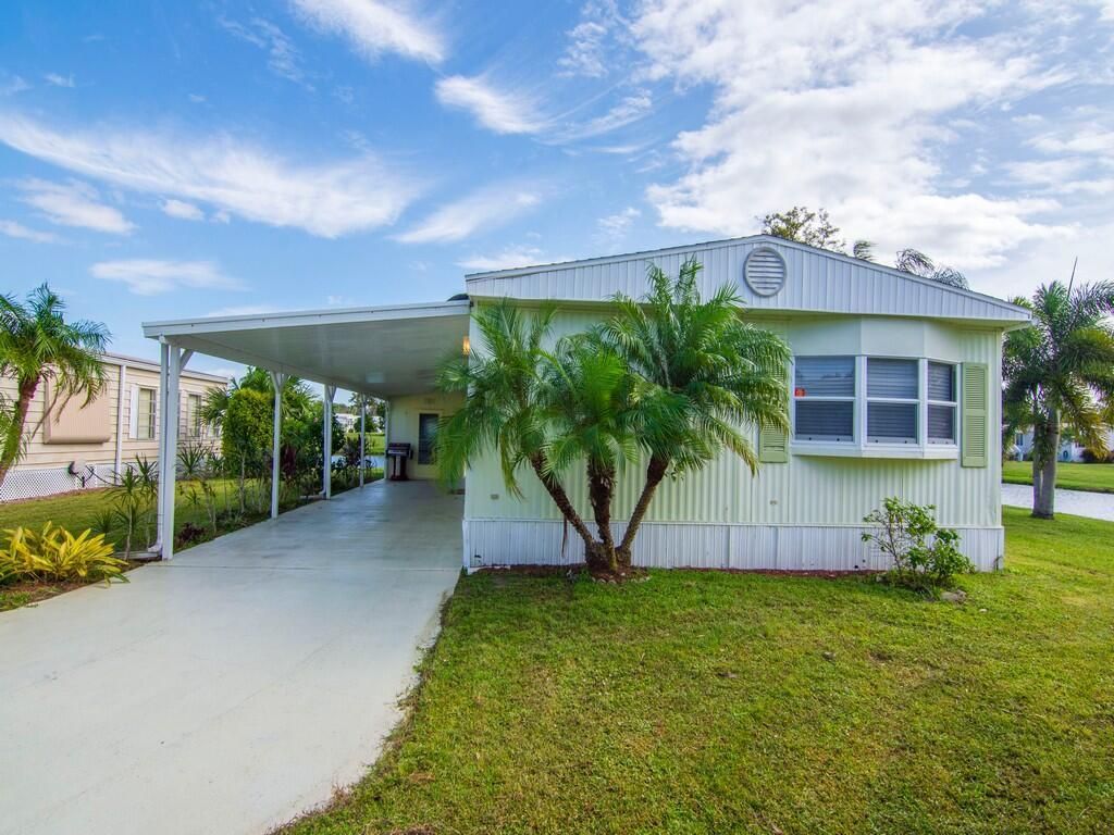 7 La Paloma Lane, Port Saint Lucie, FL 34952 Photo