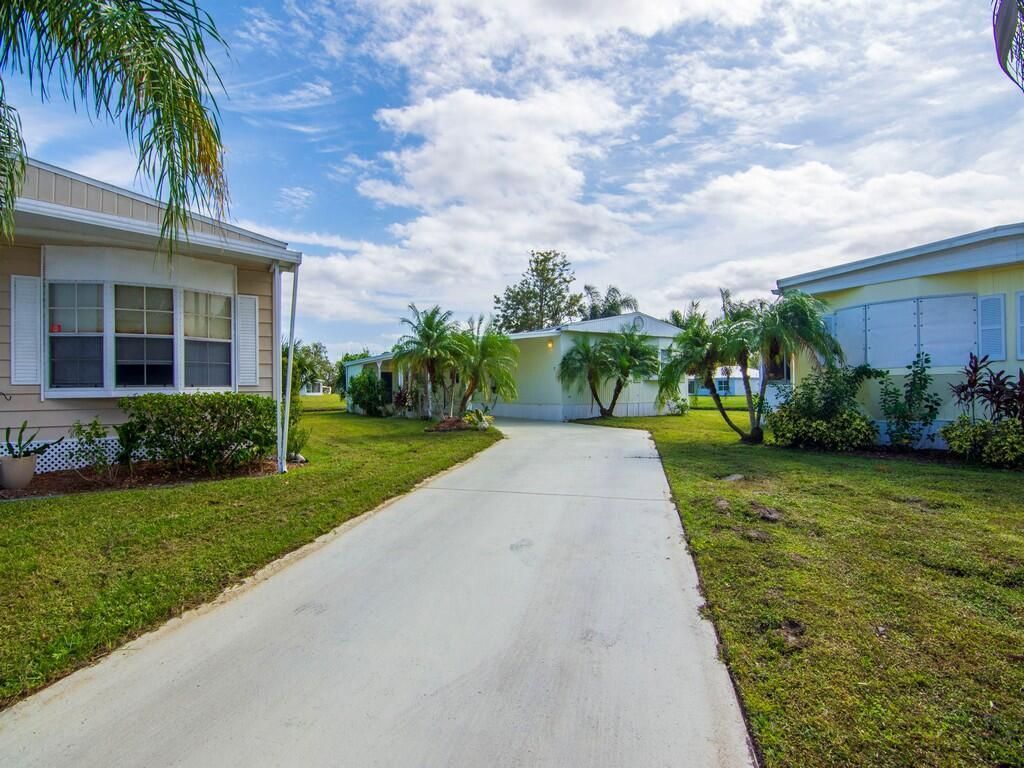 7 La Paloma Lane, Port Saint Lucie, FL 34952 Photo