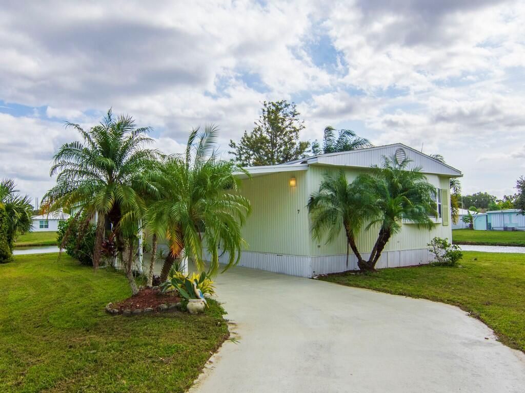 7 La Paloma Lane, Port Saint Lucie, FL 34952 Photo