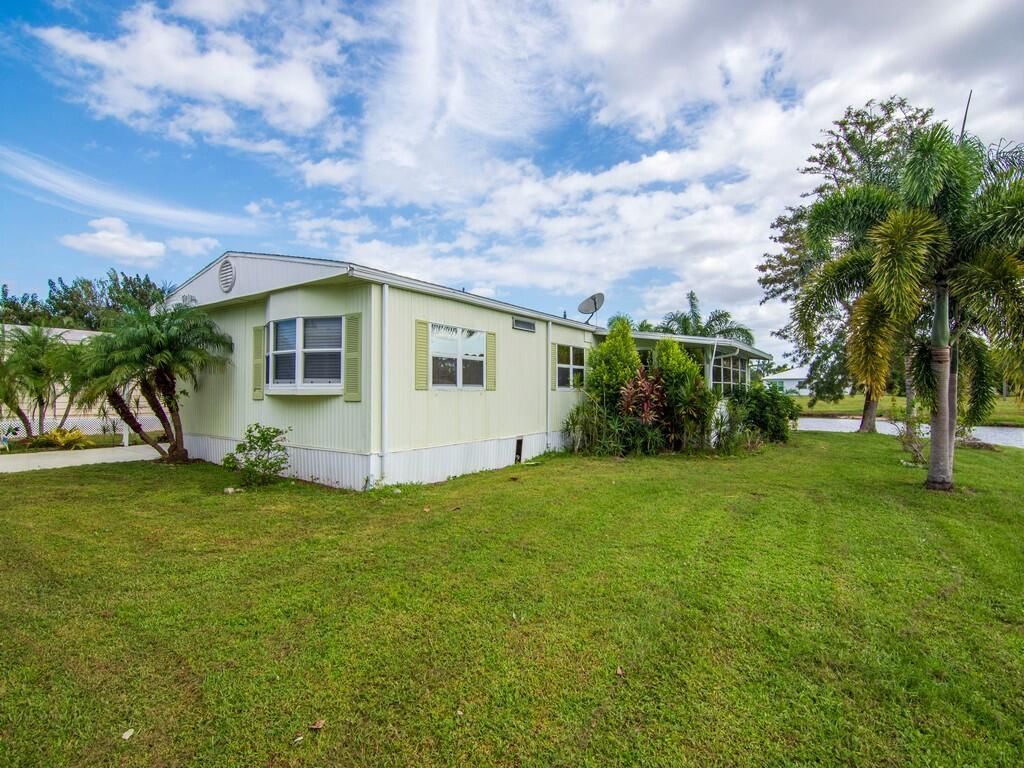 7 La Paloma Lane, Port Saint Lucie, FL 34952 Photo