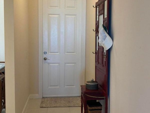 27 HARBOUR ISLE Drive W, Unit 305, Fort Pierce, FL 34949