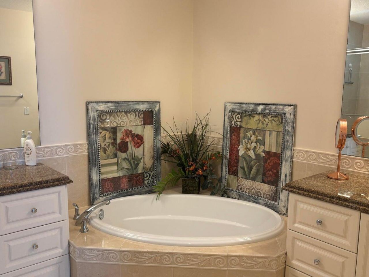 27 Harbour Isle Drive W, Unit 305, Fort Pierce, FL 34949 Photo