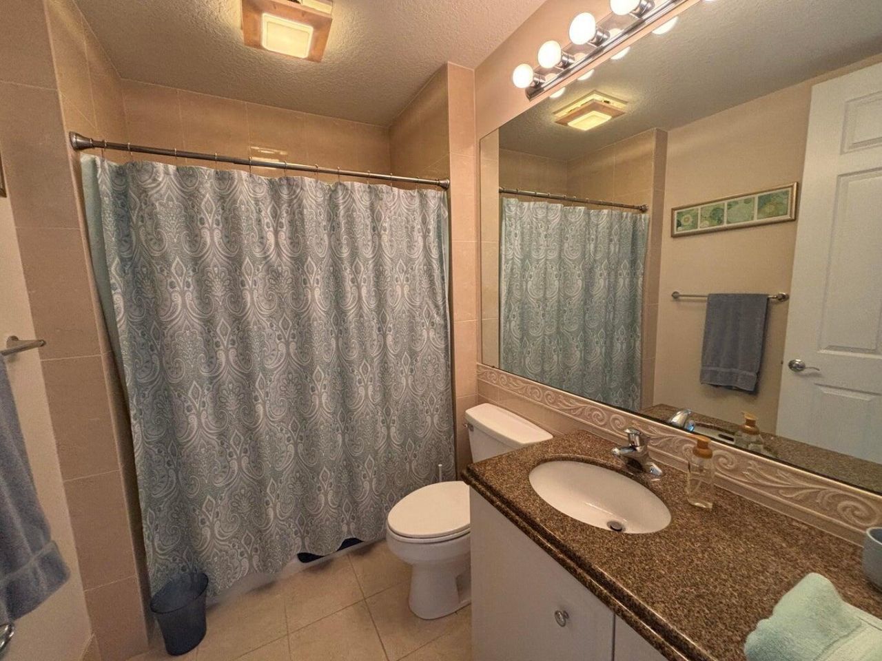 27 Harbour Isle Drive W, Unit 305, Fort Pierce, FL 34949 Photo