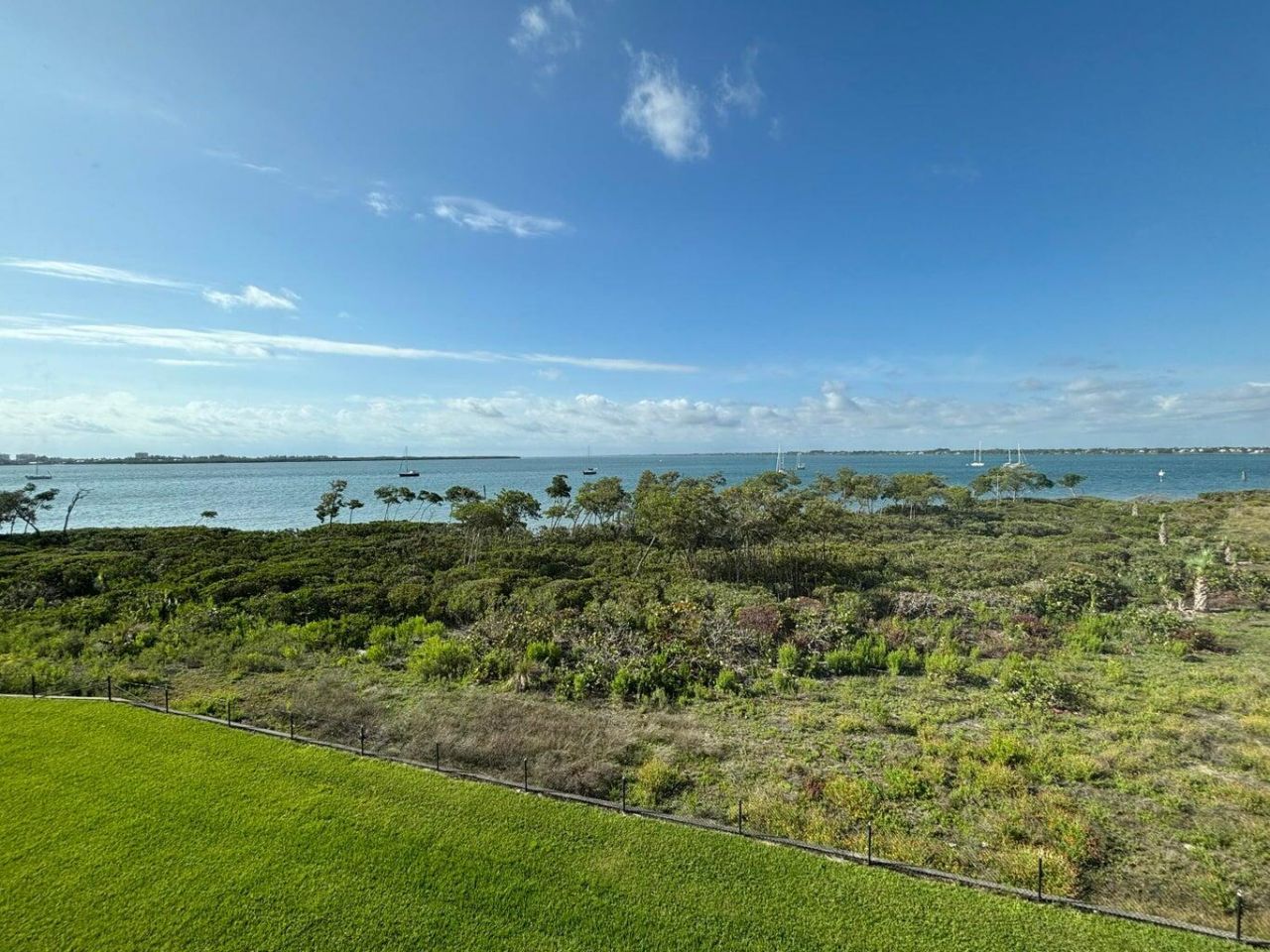 27 Harbour Isle Drive W, Unit 305, Fort Pierce, FL 34949 Photo