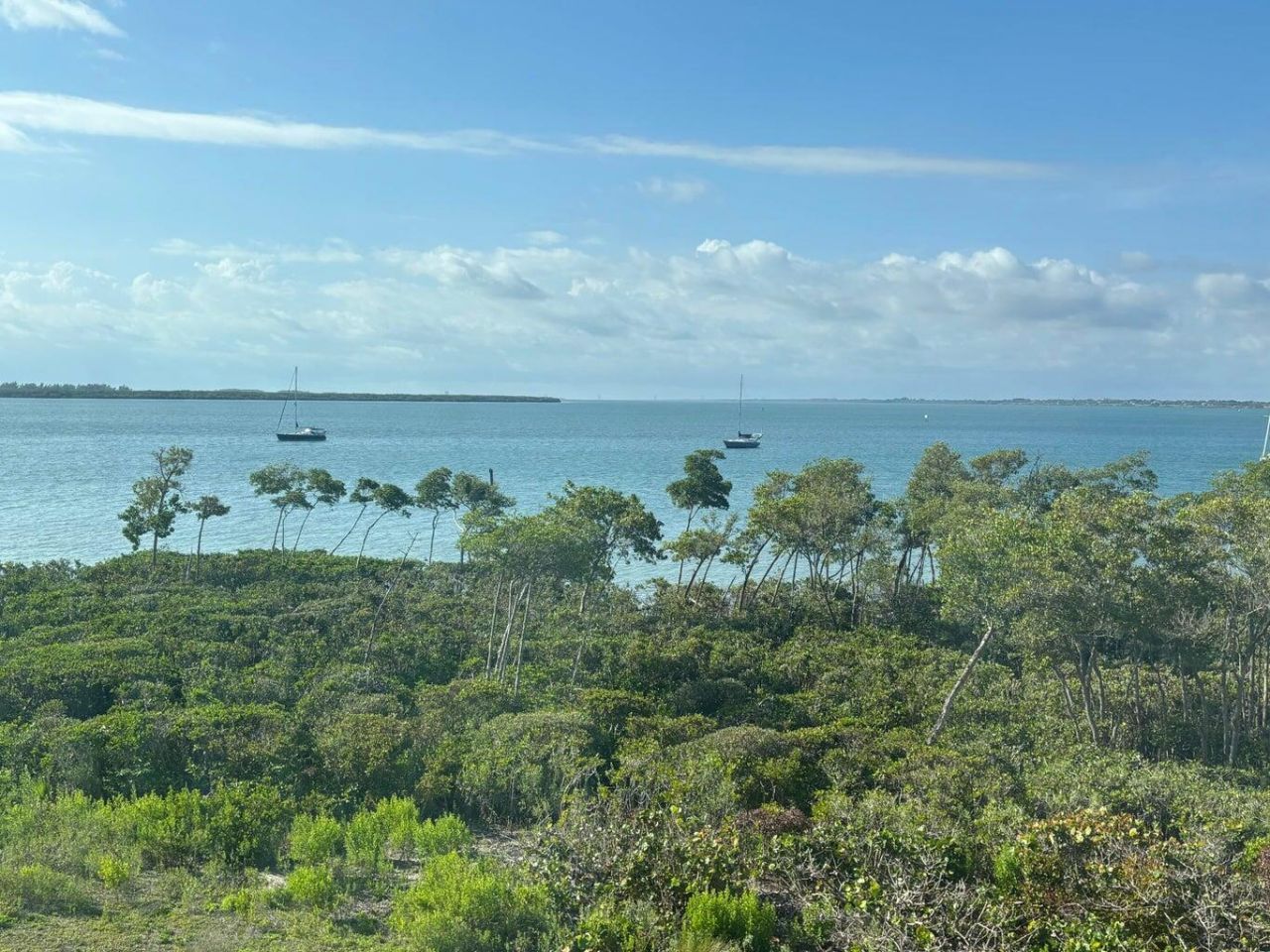 27 Harbour Isle Drive W, Unit 305, Fort Pierce, FL 34949 Photo