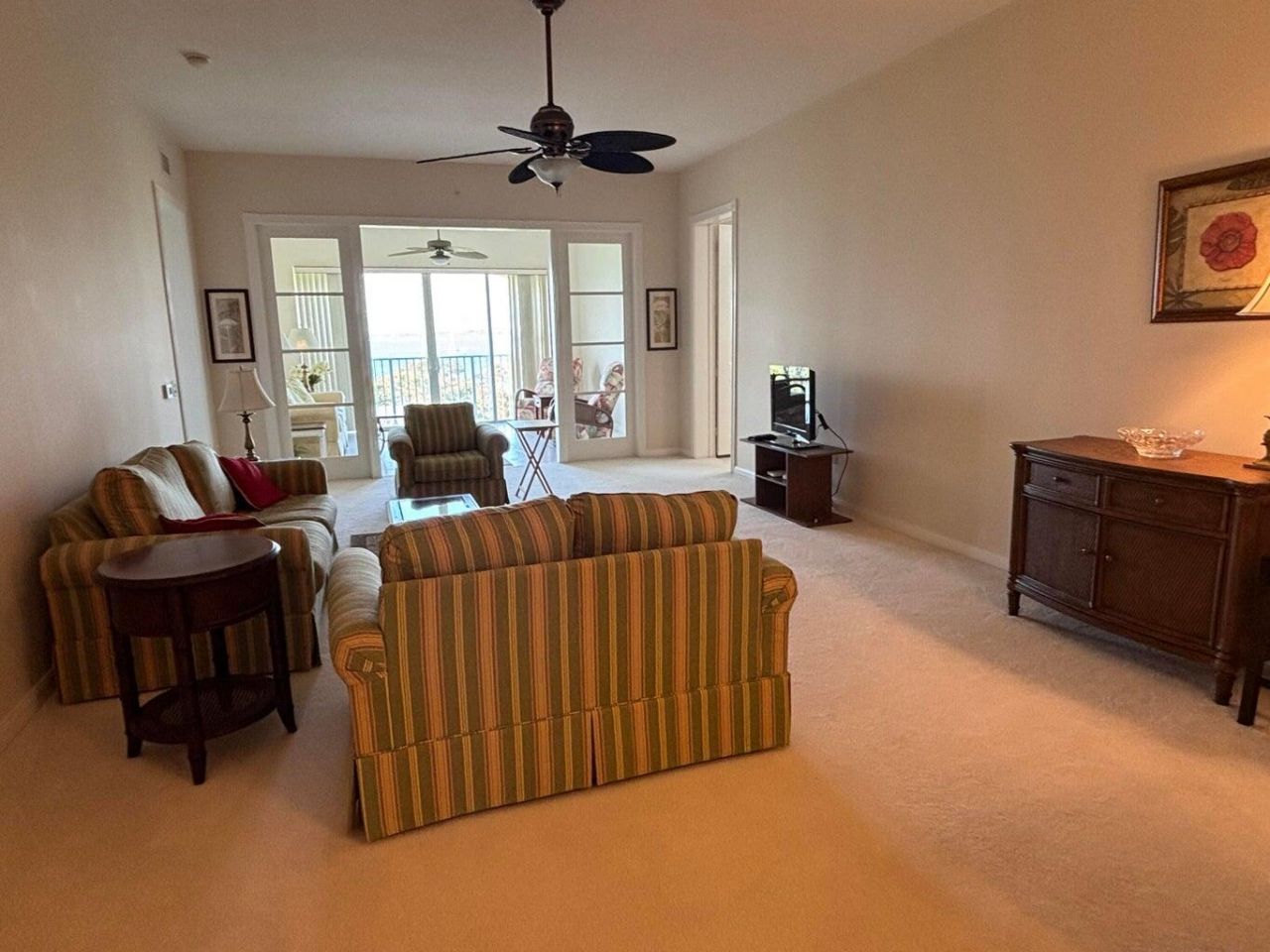 27 Harbour Isle Drive W, Unit 305, Fort Pierce, FL 34949 Photo