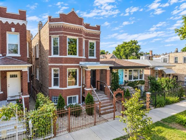 1438 N Central Park Avenue , Chicago, IL 60651
