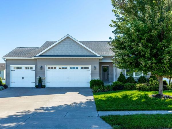 5659 IDAHO Drive , Bettendorf, IA 52722