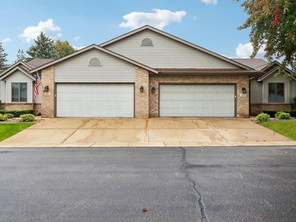 20 Village Homes Drive, Waunakee, WI 53597