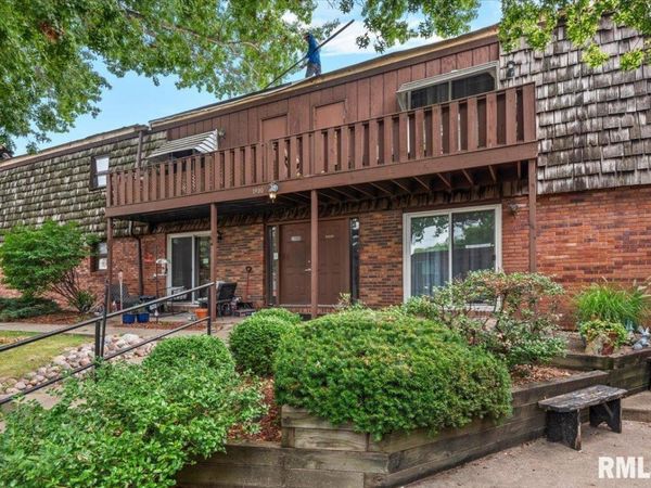 1900 Jeanette Lane, Unit 8, Springfield, IL 62702