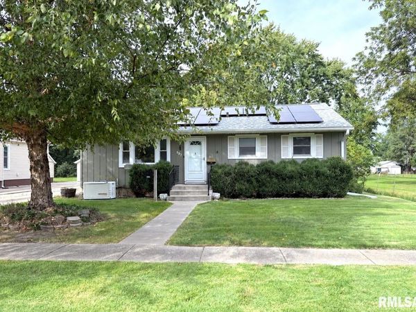 597 E 4TH Street, Galesburg, IL 61401