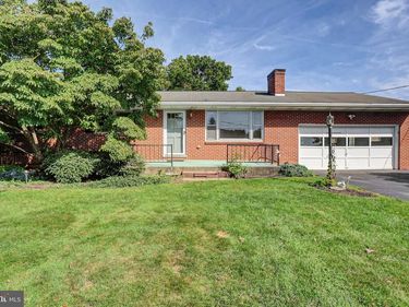 565 LINDIA DRIVE, CHAMBERSBURG, PA 17202