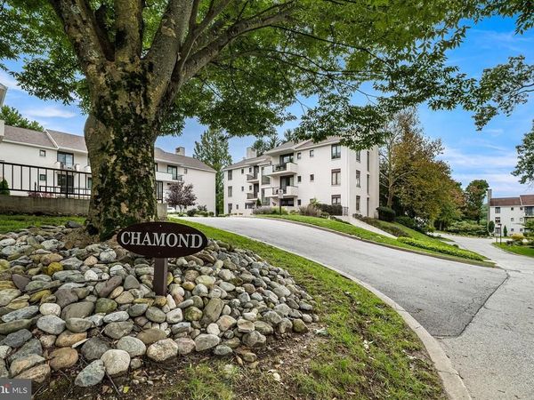 6 CHAMOND, DEVON, PA 19333