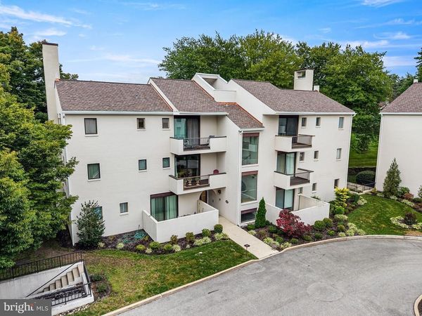 6 CHAMOND, DEVON, PA 19333