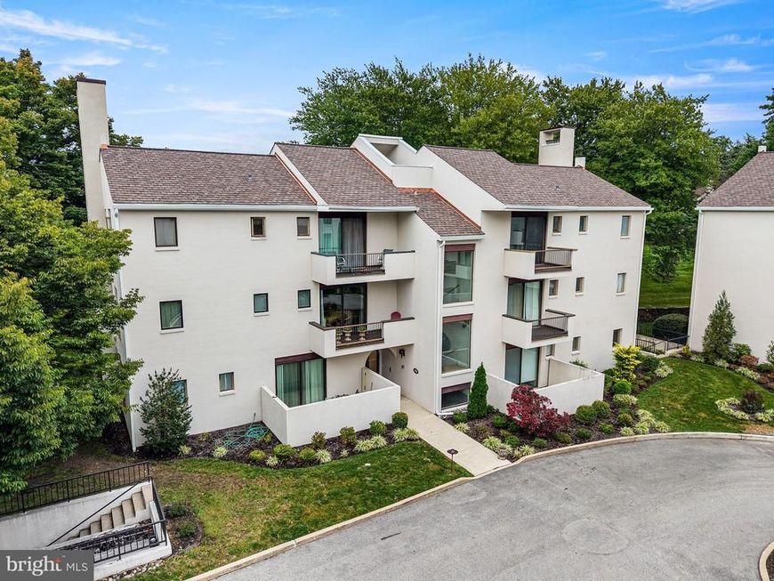 6 Chamond, Devon, PA 19333 Main Photo