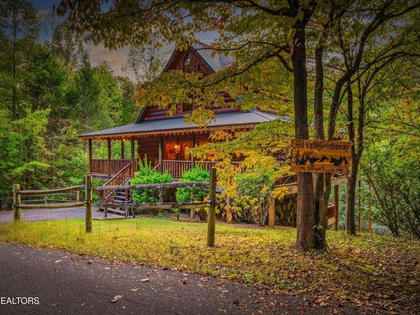 1570 Oldham Springs Way, Sevierville, TN 37876