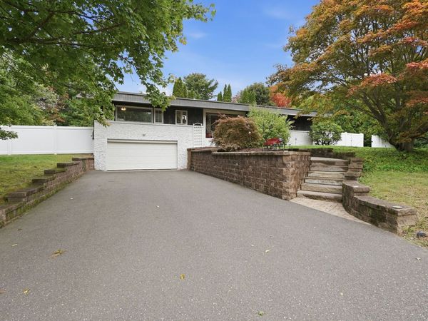 10 Circle Dr, Wilbraham, MA 01095