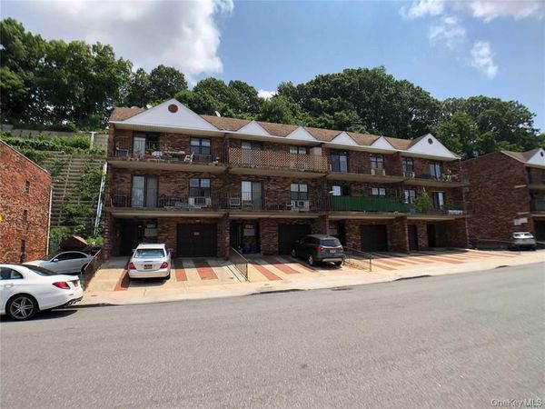 65-17 242nd Street , Unit 7E, Little Neck, NY 11362