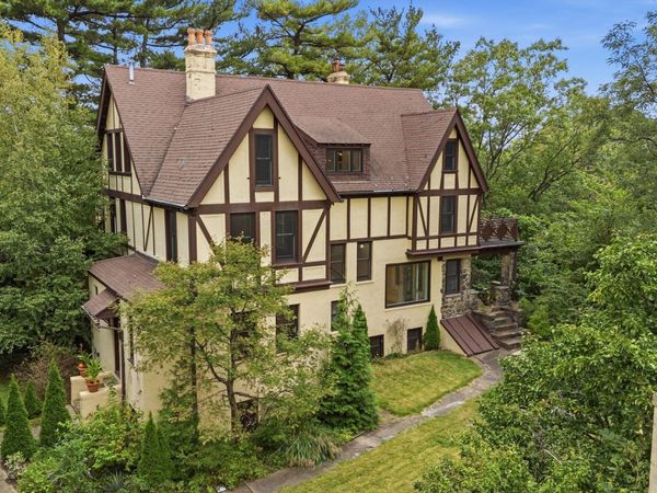 180-24 Grand Central Parkway , Jamaica, NY 11432