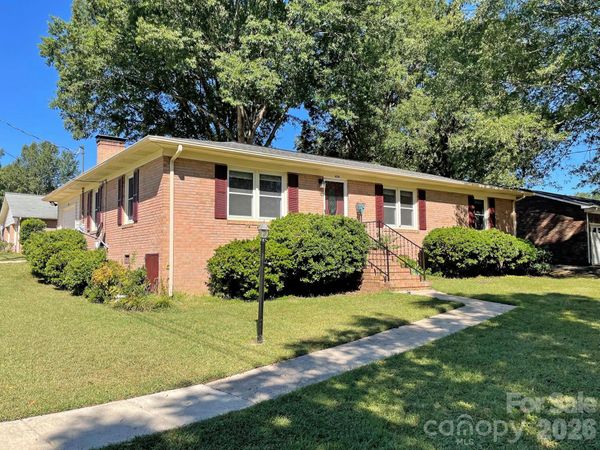 604 W Park Avenue , Mooresville, NC 28115