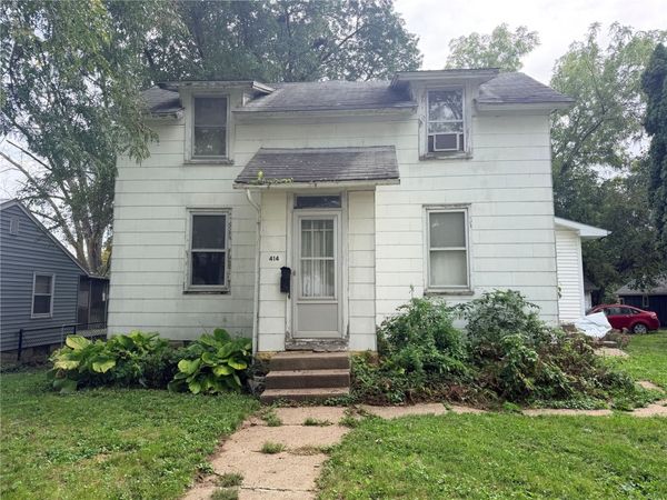 414 2nd Avenue NW, Mt Vernon, IA 52314