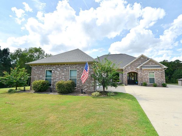 185 Pleasant Ridge Road, Mooreville, MS 38857