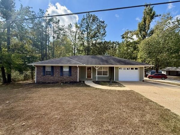 400 Central Dr., Booneville, MS 38829