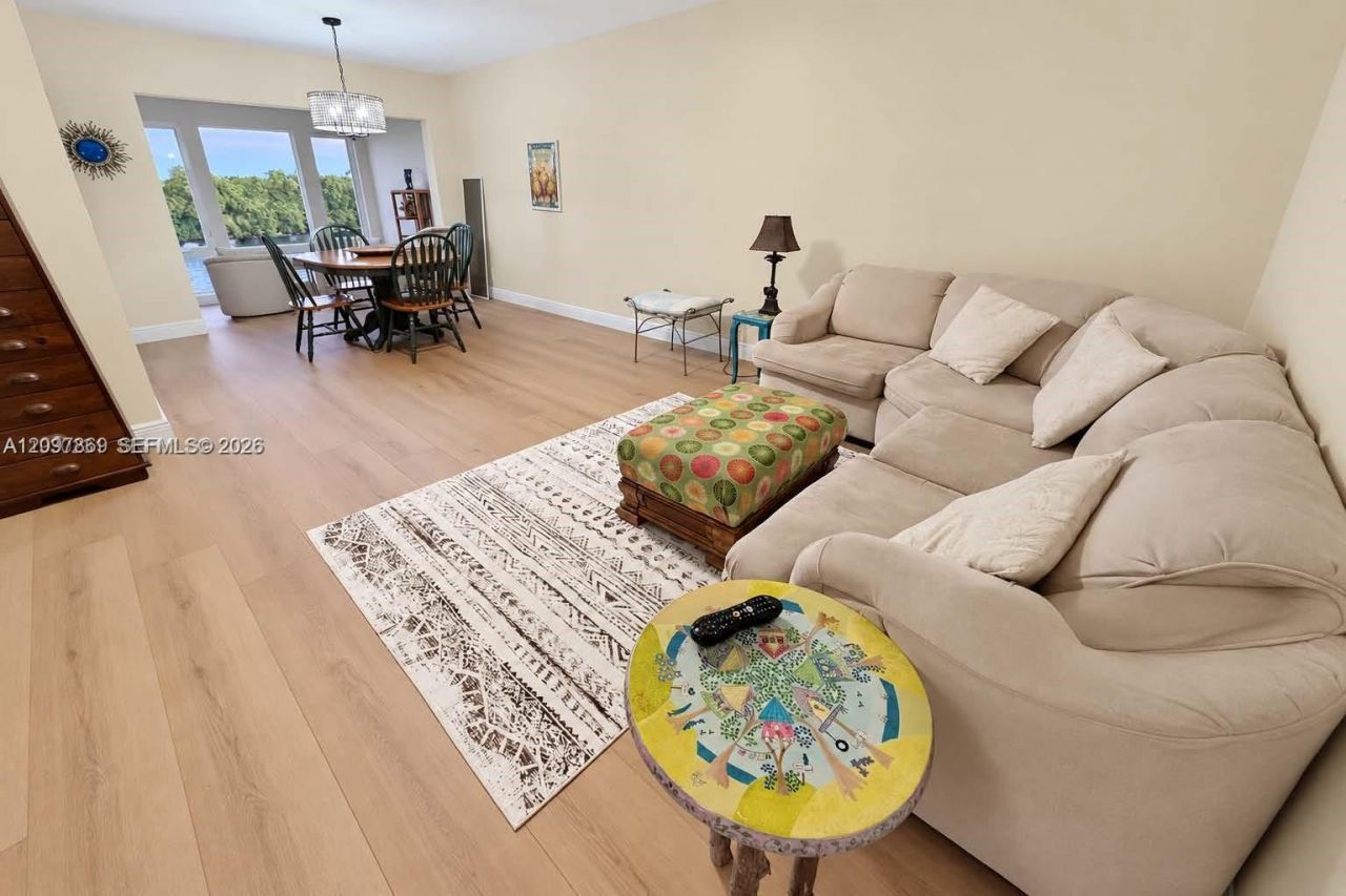 7 Colonial Club Drive , Unit 302, Boynton Beach, FL 33435 Photo