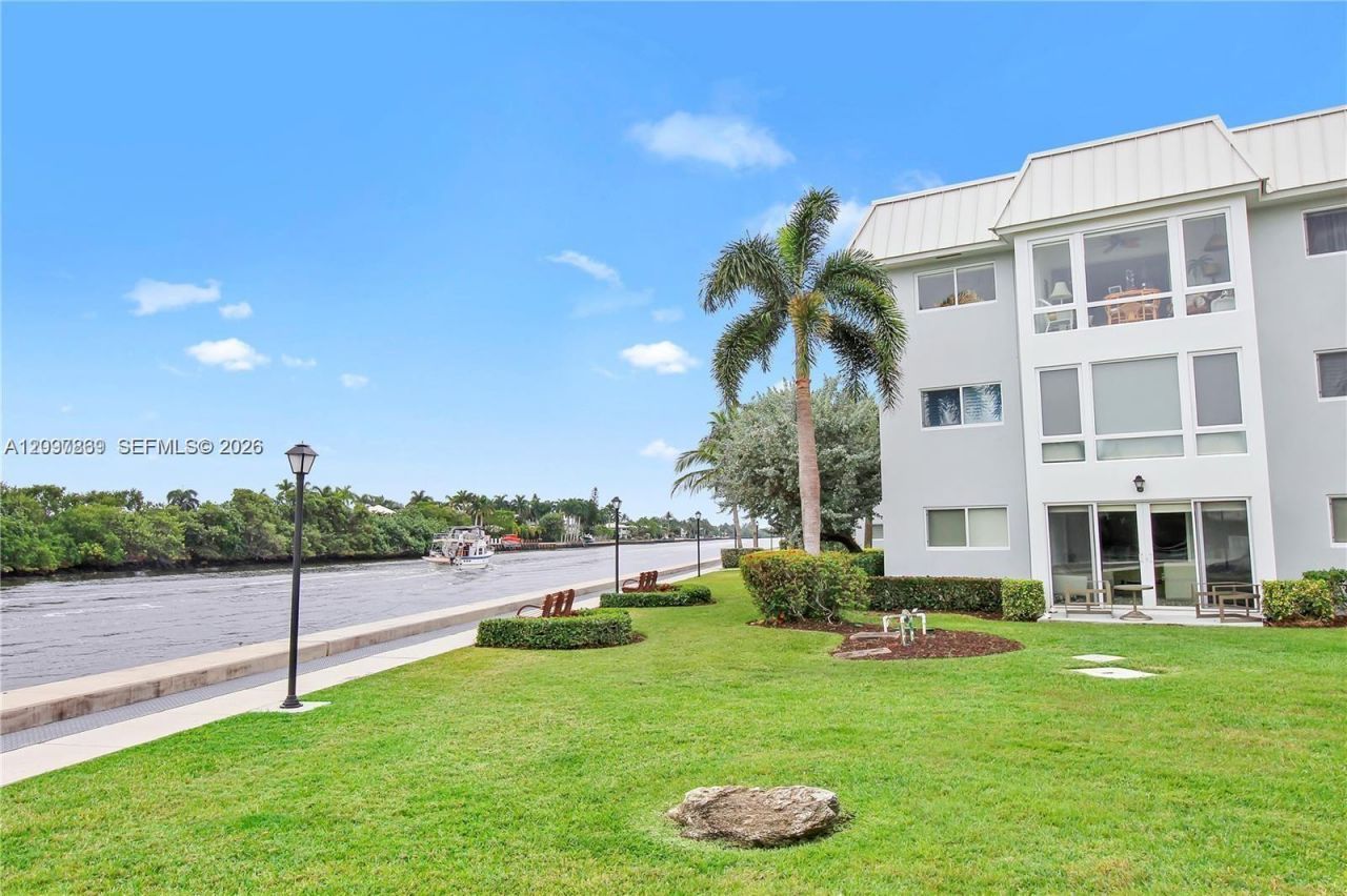 7 Colonial Club Drive , Unit 302, Boynton Beach, FL 33435 Photo