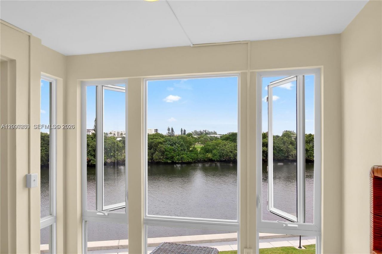 7 Colonial Club Drive , Unit 302, Boynton Beach, FL 33435 Photo