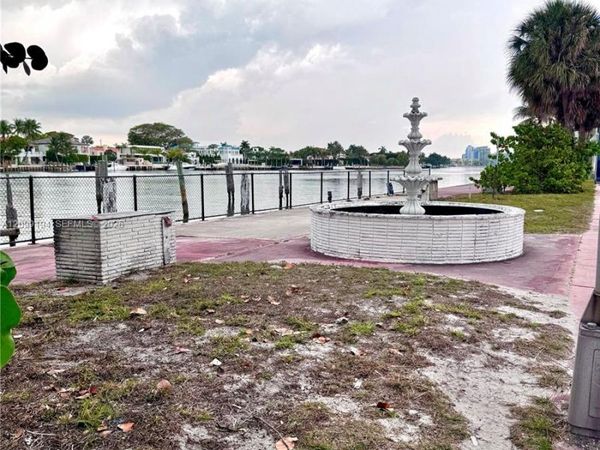 5255 Collins Ave Boat Slip E , Miami Beach, FL 33140