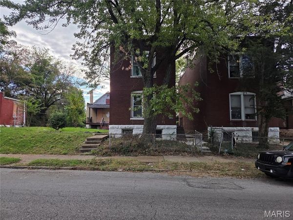 4452 S Compton Avenue , St Louis, MO 63111