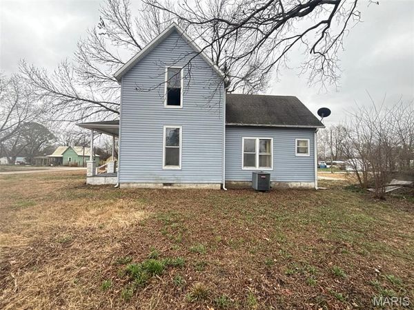 211 S 6th Street, Deepwater, MO 64740