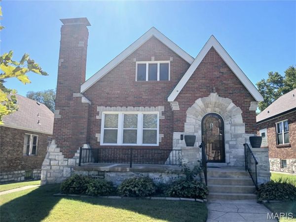 1620 Grape Avenue, St Louis, MO 63147