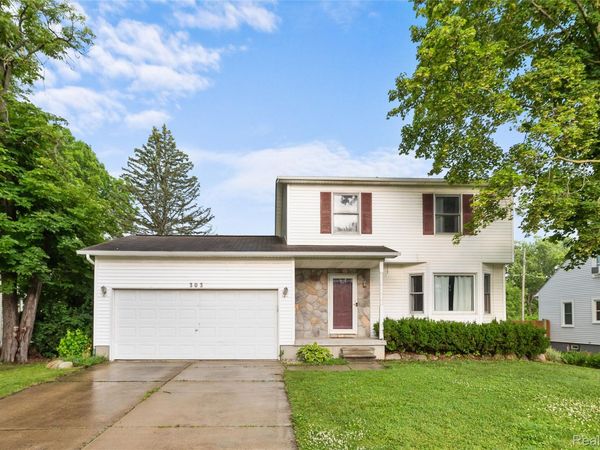 303 S Saginaw Street , Lapeer, Mi 48446