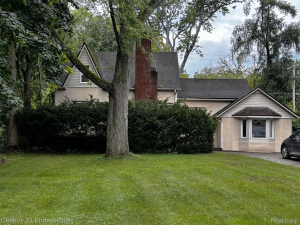 19435 Angling Street , Livonia, Mi 48152